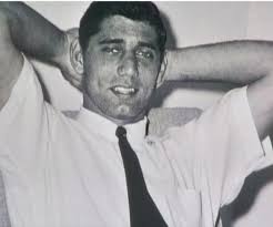 Joe Namath always so handsome , he will always be The Man & a True Legend  😎🏈💚🤍💚 .