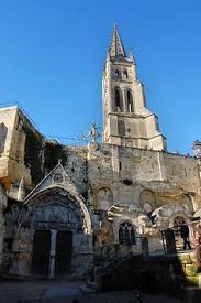 La station est implantée dans l'ancienne gare de marchandises de bercy, dans la partie qui accueillait les trains amenant les vins du sud de la france. 25 Saint Emilion France Ideas In 2021 St Emilion France Saints
