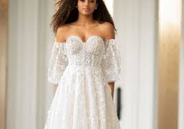 .one trend has stayed true— strapless wedding dresses are still our most popular neckline. 50 Trendy Off The Shoulder Wedding Dresses