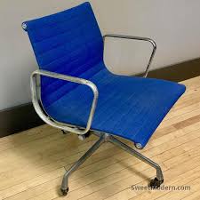 Buy aluminium chairs and get the best deals at the lowest prices on ebay! Eames Aluminum Group Management Chair By Herman Miller Midcentury Modern Office Chairs For Sale Sweet Modern Akron Oh