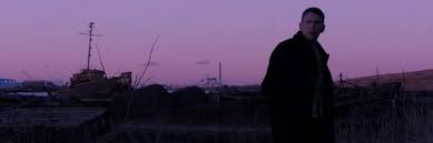 The card counter sarà prodotto da martin scorsese e scritto e diretto da paul schrader. Oscar Isaac Broods In The First Look At Paul Schrader S Card Counter