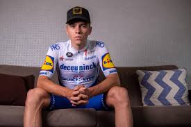 Belgium's remco evenepoel said he had tears in my eyes as he made an emotional comeback at the giro d'italia, as italy's filippo ganna won the opening time trial in turin. Koersdoel Giro Van De Rollen Naar De Weg Op Dag 12 Van Reva Gazet Van Antwerpen Mobile