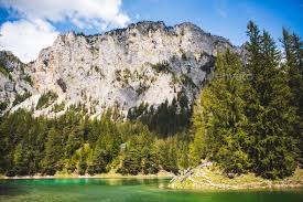 Und eines der schönsten naturphänomene der steiermark. Green Lake Landscape In Styria Austria Gruner See Place To Visit Tourist Destination Lake Landscape Tourist Destinations Places To Visit