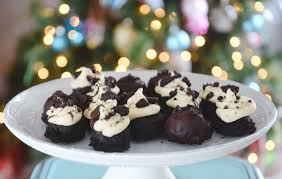 Easy Last Minute Christmas Treats Christmas Cookies Christmas Treat Recipes Easy Christmas Cookies Easy Christmas Desserts Holiday Desserts Easy Holiday Desserts Christmas Baking Oreo Truffles Oreo Cheesecake Shooters Ginger Snaps The