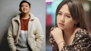 Berbagai momen kebersamaan happy asmara dan denny caknan seringkali bikin baper para fansnya. Jv0gif Xikr65m