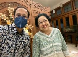 Istri jalaludin rahmat yang bernama euis kartini juga meninggal dunia pada beberapa hari sebelumnya karena covid 19. Ggoztgghfdimgm