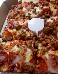 Beste pizza restaurants in detroit, michigan: Jet S Pizza East Orlando Detroit Style Pan Pizza Tasty Chomps A Local S Culinary Guide