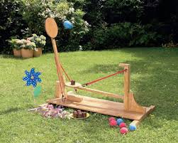 Schokokuss Wurfmaschine Selber Bauen Schleuder Bauanleitung Heimwerker De In 2020 Holzspielzeug Selber Bauen Kinder Spielgerate Kindergeburtstag