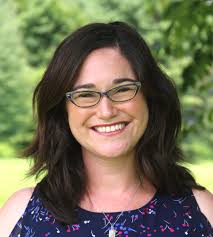 Emily Messinger's Instagram, Twitter & Facebook