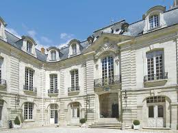 Nous vous donnons accès à ces coordonnées de l'antenne chambre de commerce et d'industrie de. Tours La Cci Abandonne Le Palais Du Commerce