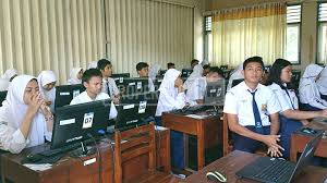 Maybe you would like to learn more about one of these? 16 Siswa Smp Di Kudus Ikuti Unbk Susulan Murianews