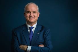 Erin's father remarried and they taught their five children to work hard, help your neighbour and care deeply about your community and country. Environnement Erin O Toole Devoile Son Systeme De Tarification Du Carbone La Nouvelle Union Et L Avenir De L Erable