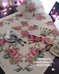 Pin By Mimi Ladopoulou On Kenthma Ladopoyloy In 2020 Blanket Quilts Bed