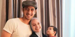 Bintang sinetron tukang ojek pengkolan tersebut sebelumnya. Disindir Karena Bermain Anjing Istri Arya Saloka Beri Balasan Nyelekit Dream Co Id