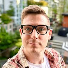 This self-leveling concrete spreads like magic 🤌✨