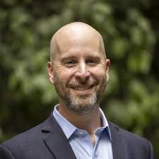 Yoni Bloch releases a new single and reminds Israelis to dream