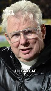 De meest besproken man van het sportweekend? Wim Frijns! De stadionspeaker  vertolkte de hoofdrol bij Roda JC en liet een heel stadion in de waan dat  de club gepromoveerd was! 🟡⚫️ #rodajc #voetbal #kkd ...