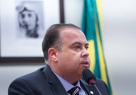 Projeto protege menores de idade de conteúdos digitais perigosos