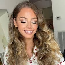 Valerie Grayson's Instagram, Twitter & Facebook