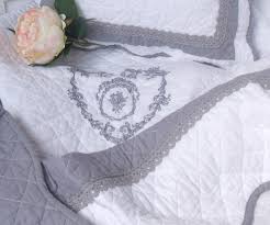 Kinlo schnurlos 80 * 130 weiss plissee verspannt easyfix klemmträger faltrollo lichtundurchlässig ohne bohren rollos. Tagesdecke King Grey 180x260 Cm Weiss Grau Bestickt Sofauberwurf Tagesdecken Sofauberwurfe Decken Zauberhafter Landhausstil