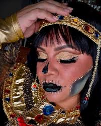 #cleopatramakeup but make it a skull 💀 #halloweenmakeup #aboutlastnight  #halloweenbirthday #glamhalloween
