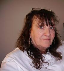 Cat lover to cut off her hair to help animal sanctuary