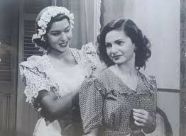 التى مع الفنانة سامية جمال ليست الفنانة شادية وإنما هى أختها الكبرى عفاف شاكر فى فيلم أحمر شفايف عام ١٩٤٦ arab celebrities egyptian actress egyptian women