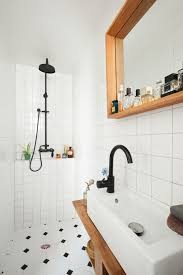 Voici 15 idées pour optimiser votre salle de bains et en faire un lieu propice à la détente et hautement fonctionnel. Amenagement De Petites Salle De Bains 20 Astuces De Rangement