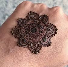 Stunning back hand henna designs for all types of occasions. Backhand Amazing Gol Tikki Mehndi Design Mehndi Designs Basic Mehndi Designs Mehndi Designs For Fingers