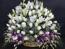 There are lists of flowers for different wedding anniversaries. Wedding Anniversary Flowers As Gift On Each Milestone