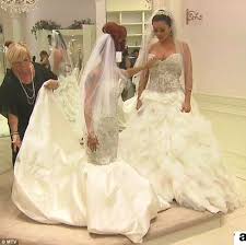 Snooki Finds Her Dream Wedding Dress As She And Jwoww Shop For Gowns Wedding Dresses Snooki Celebrity Weddings