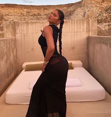 Kylie jenner and travis scott's photos. Kylie And Kendall Jenner Went On A Lavish Utah Vacation With Friends Instyle In 2021 Kylie Jenner Photoshoot Kylie Jenner Style Kylie Jenner Black