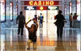 Operators Pin High Hopes on Singapore Casinos - The New York Times