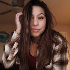 Lisa Eagles's Instagram, Twitter & Facebook