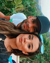 Thiago maia e isadora pompeu. Cantora Anuncia Noivado Com Jogador Do Flamengo Thiago Maia Jornal Meia Hora Celebridades E Tv