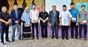 Antaranya syarikat yang menawarkan biasiswa iaitu petronas, shell, tnb. Uiam Bank Rakyat Bantu Pelajar Pressreader