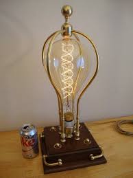 Up For Sale Is A Steampunk Table Art Desk Lamp This Desk Or Table Lamp Features Steampunk And Classic Styling Using Vintage Parts And New Elec Luminarias Legais