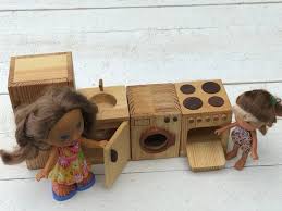 Kuche Set Kuhlschrank Herd Spule Holz Spielzeug 1 12 Massstab Etsy In 2020 Kids Toy Furniture Wooden Toys Kitchen Sets