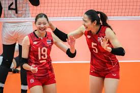 แกร่งสมศักดิ์ศรีแชมป์เก่า 🏐🔥 วอลเลย์บอลหญิงทีมชาติไทย โชว์ฟอร์มโหดในรอบรองชนะเลิศ ตบเอาชนะ อินโดนีเซีย แบบไม่เสียเซต 3-0 ผ่านเข้าสู่รอบชิงชนะเลิศได้ตามเป้าหมาย ตอกย้ำความเป็นทีมเต็งและแชมป์เก่า 16 สมัยอย่างแท้จริง เกมนี้สาวไทยเล่นได้อย่างครบเครื่อง ...