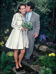 Et le second, louis giacobetti, né en 1987, de sa relation avec francis giacobetti. Schauspielerin Carole Bouquet
