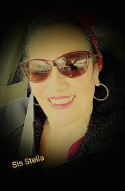 Colleen Coll's Instagram, Twitter & Facebook