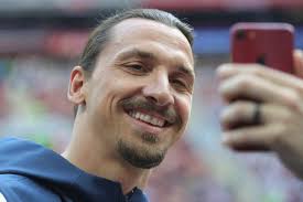Zlatan ibrahimović is a free agent in pro evolution soccer 2020 helena seger and zlatan ibrahimovic. Zlatan Ibrahimovic S Wife Only Lets Him Hang One Picture Of Himself At Home