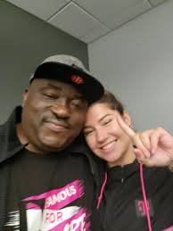 Elizabeth Tcharnyi (@ETcharnyi)