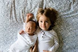 Lain halnya kalau bayi dalam kondisi sehat, orang tua boleh mengajaknya bepergian naik pesawat terbang. Bagaimana Bercakap Dengan Anak Anda Pada Umur Yang Berlainan