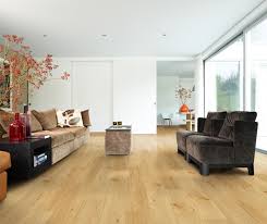 Couture Class Confidence Why Not Indulge In The Delectable Oak Decors Available From Our Outstanding Warm Decor Traditional Interior Design Traditional Decor