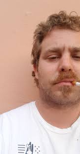 My skin matches this wall... : r/mildlyinteresting