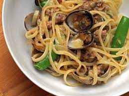 Stephanie Izard S Manila Clam And Sausage Linguine Recipe Recipe Pasta Recipes Linguine Linguine Recipes