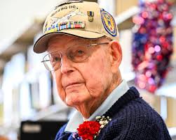 World War II veteran, 100, speaks to Niskayuna students