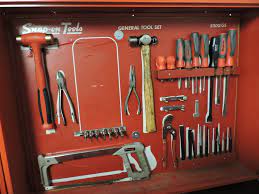 Red paint touch up pen for snap on toolbox rollcab top box tool box mechanic kit. Snap On Wall Mount Cabinet With General Tool Set Industrial Machinery Equipment Other Industrial Machinery Equipment Online Auctions Proxibid