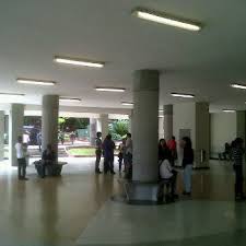 Su fundación fue decretada por el episcopado venezolano en el año de 1951 y realizada en caracas el año de 1953 por la compañía de jesús, a quien pertenece a perpetuidad. Photos At Universidad Catolica Andres Bello Ucab Postgrado College Academic Building In Puerto Ordaz